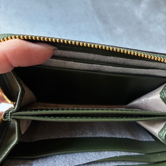 Michael Kors Jet Set Small Zip Around Card Case Amazon Green - Picture 6 of 12